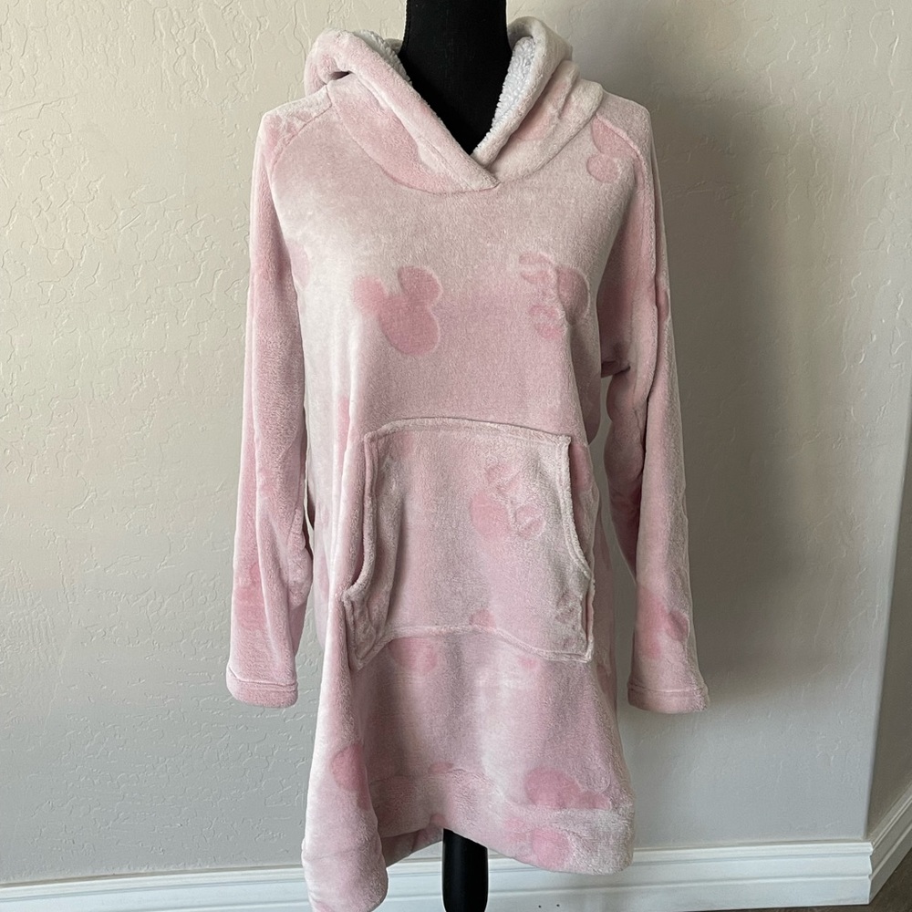 Women's fleece lounge hoodie size large. Worn once. Ships quickly.